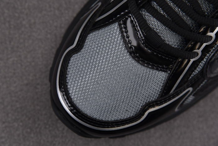 D10R B30 SNEAKER