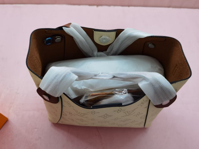 Lou1su1tt BAG