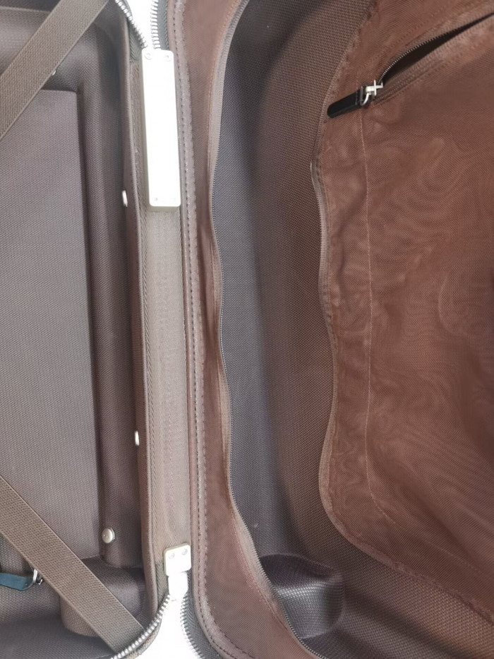 Lou1su1tt TRAVEL BOX