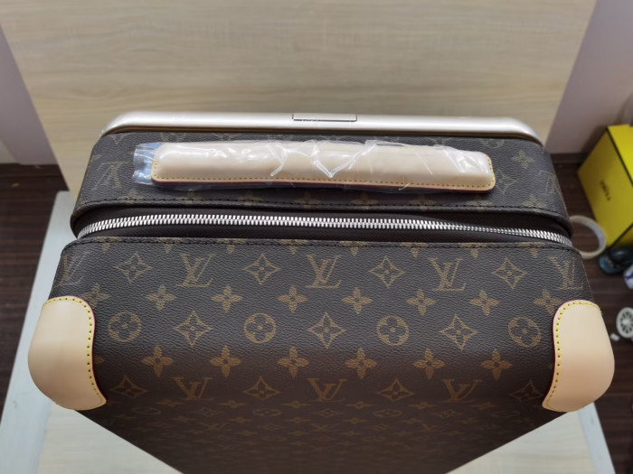 Lou1su1tt TRAVEL BOX