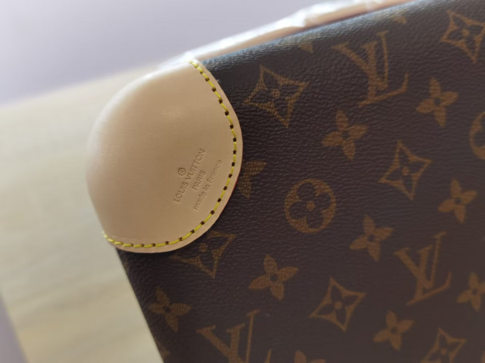 Lou1su1tt TRAVEL BOX