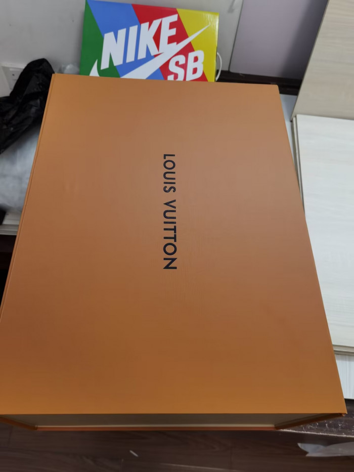 Lou1su1tt TRAVEL BOX