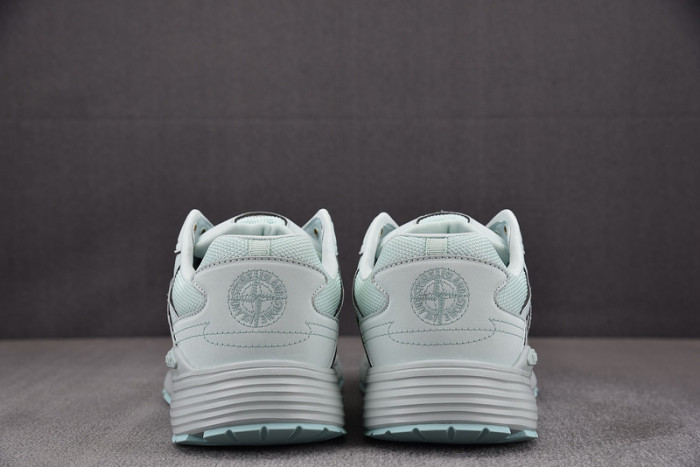 D10R B30 SNEAKER