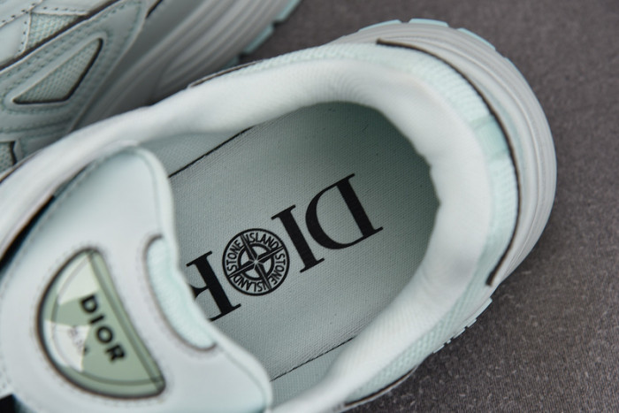 D10R B30 SNEAKER