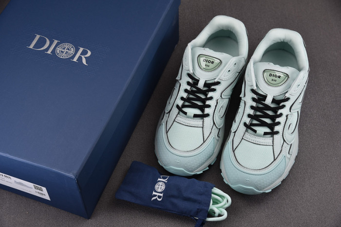 D10R B30 SNEAKER