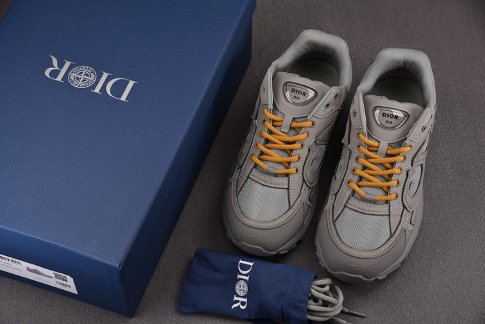 D10R B30 SNEAKER